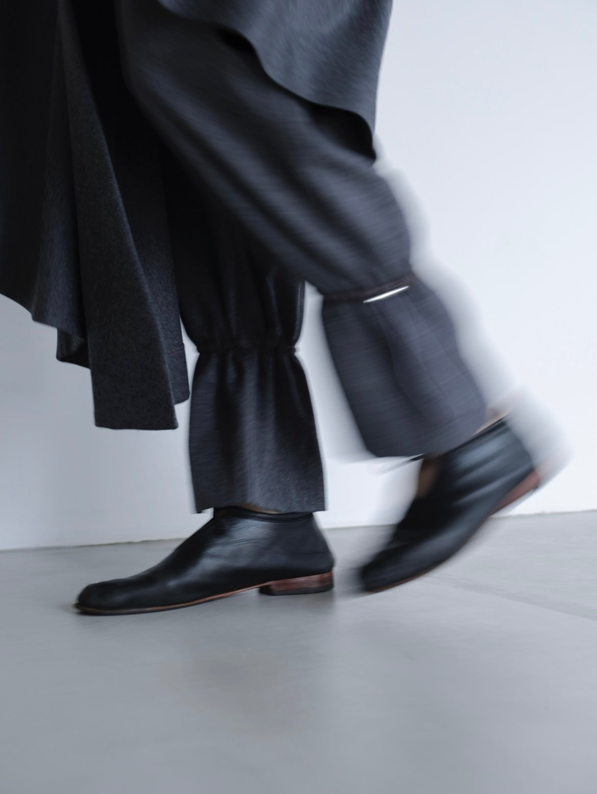 【Last one】〔rich〕 Silver hook & shirring pants