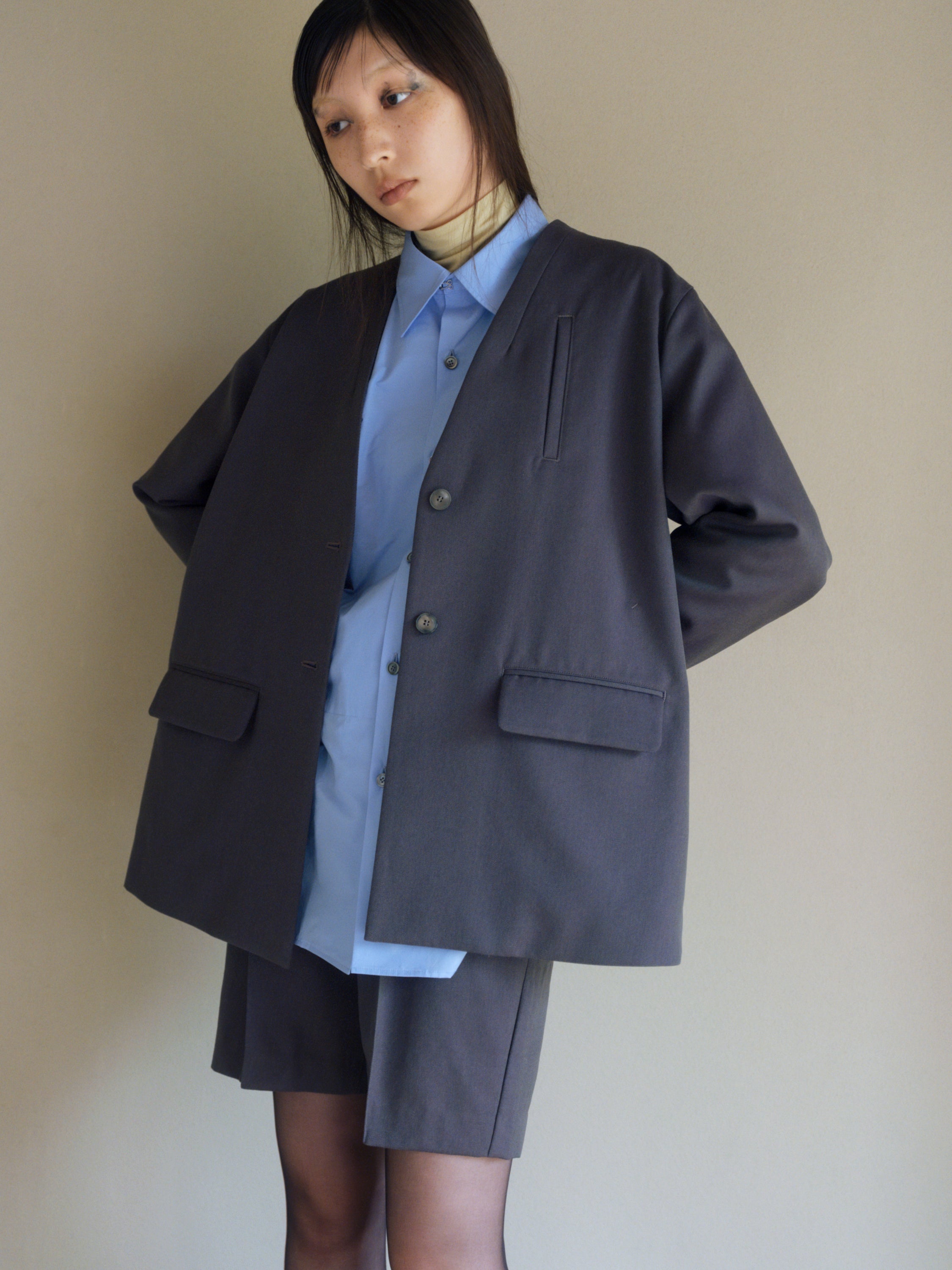 美品✨ritsuko karita 22AW ブラウス　ネイビー系　サイズ2 美品✨ritsuko karita 22AW ブラウス ネイビー系 サイズ2