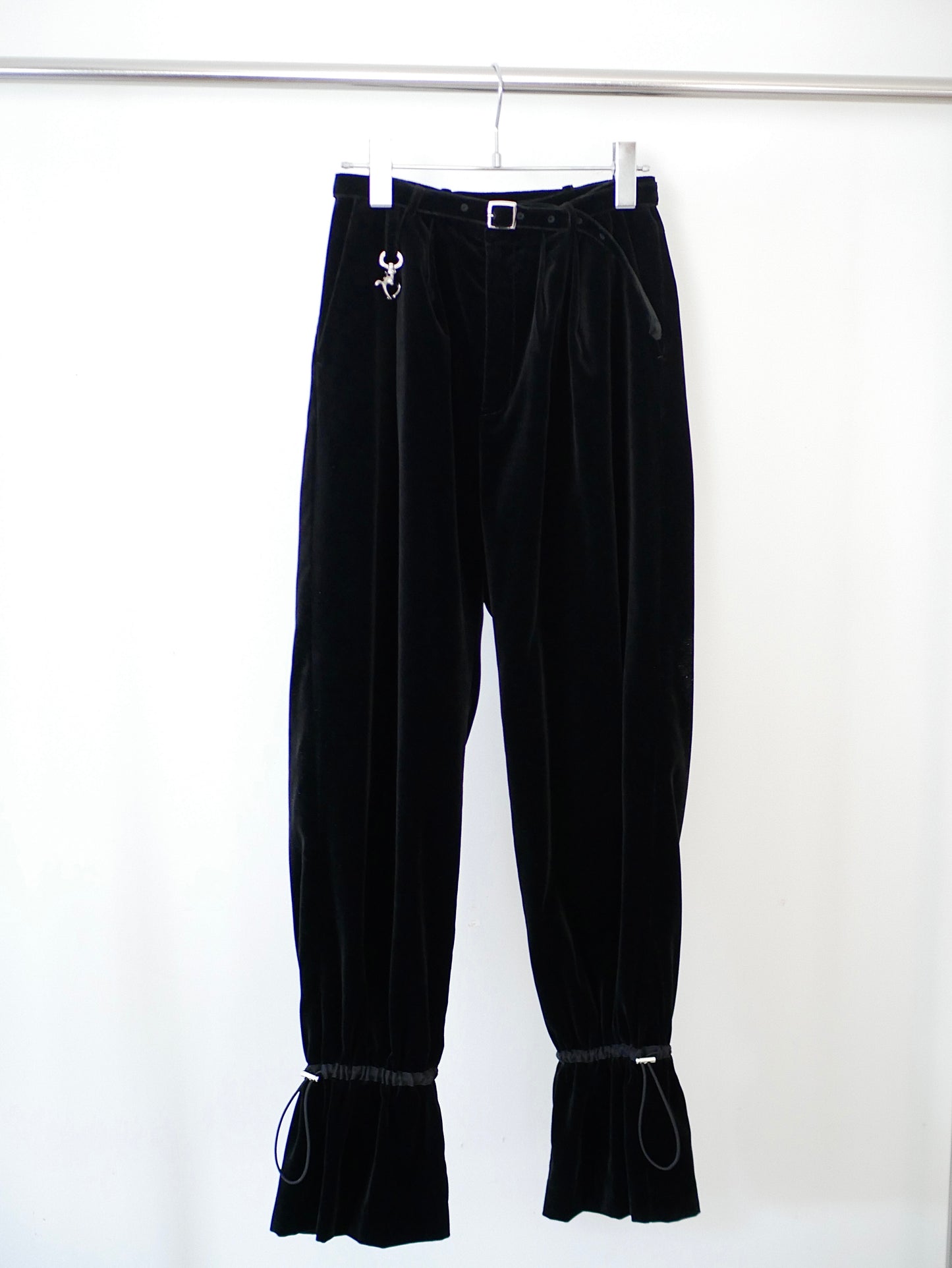 [Last one] [rich] Silver hook &amp; shirring pants "A quiet statement at your feet"