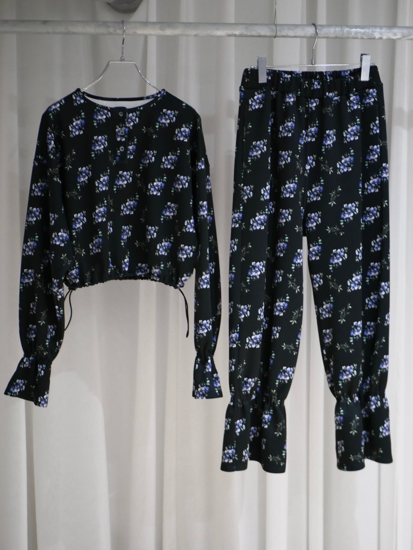 6A.【全額支払い】Louise flare hem pants〔louise〕【受注販売】Flower
