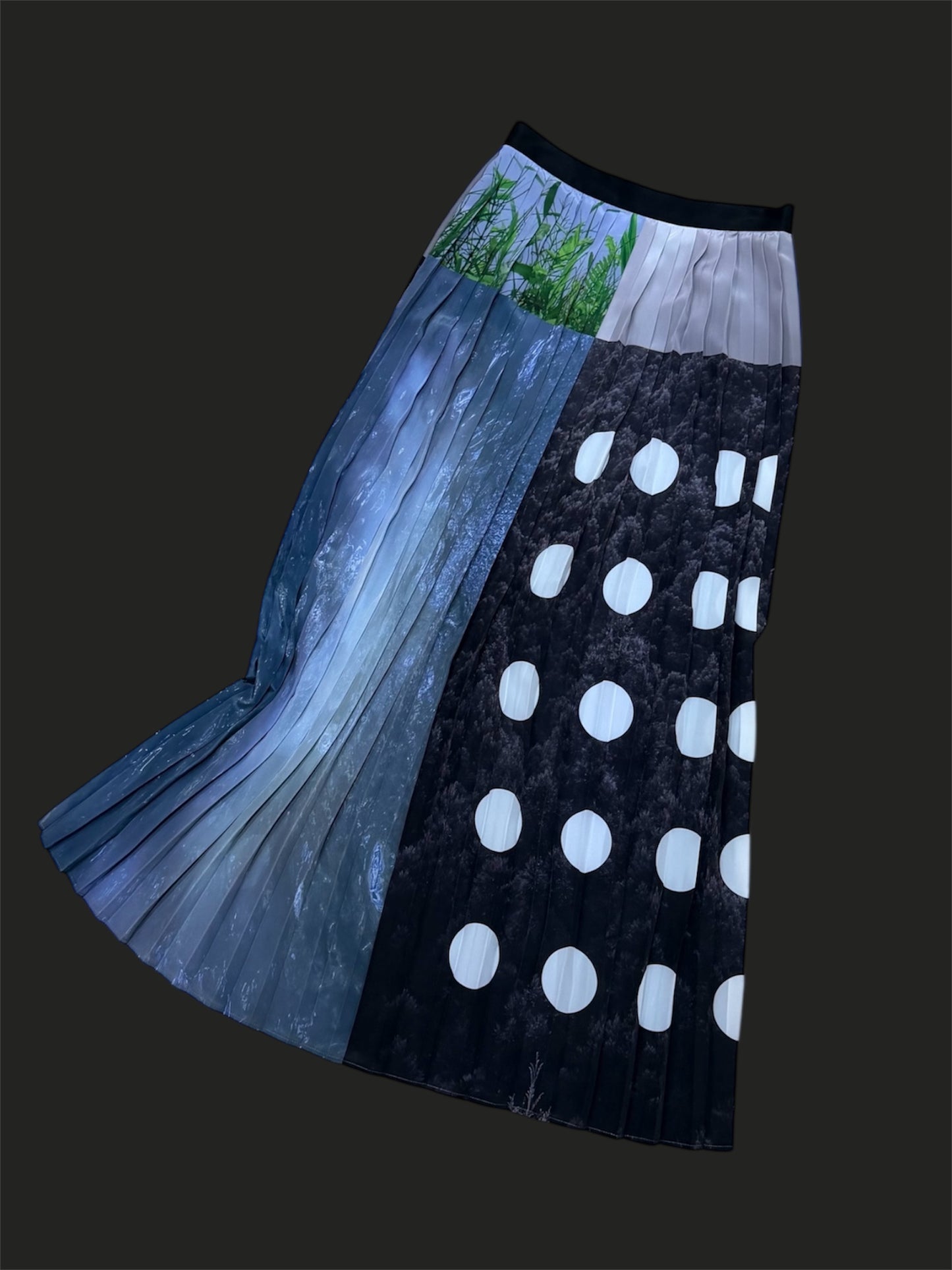 〔rich〕Collage print pleats skirt「断片の中をすべる風」