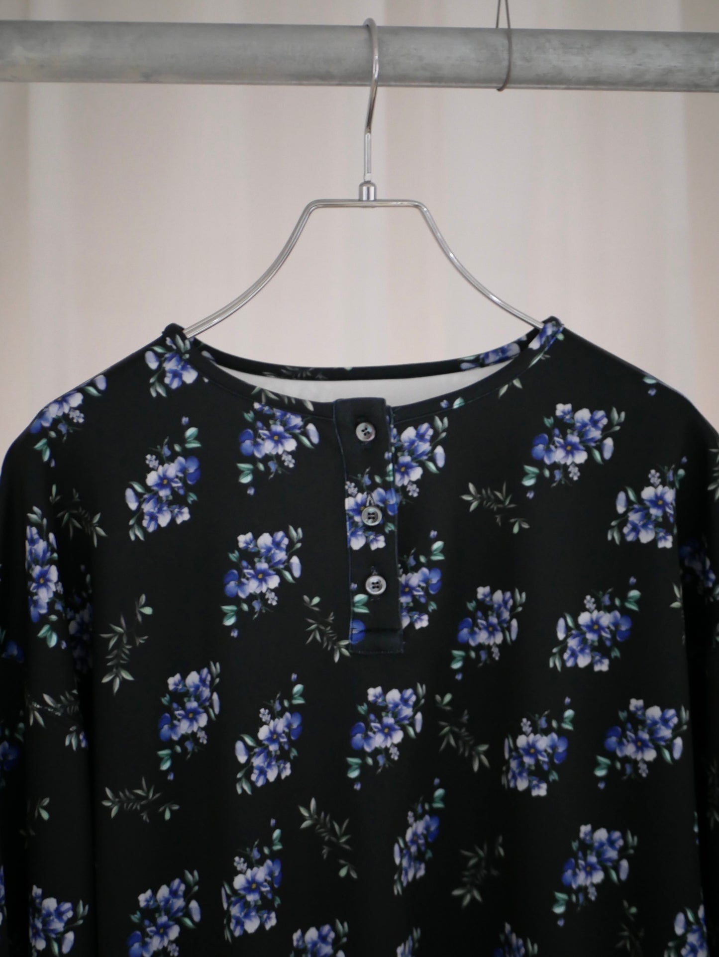 〔louise〕 Louise flare pullover・Flower