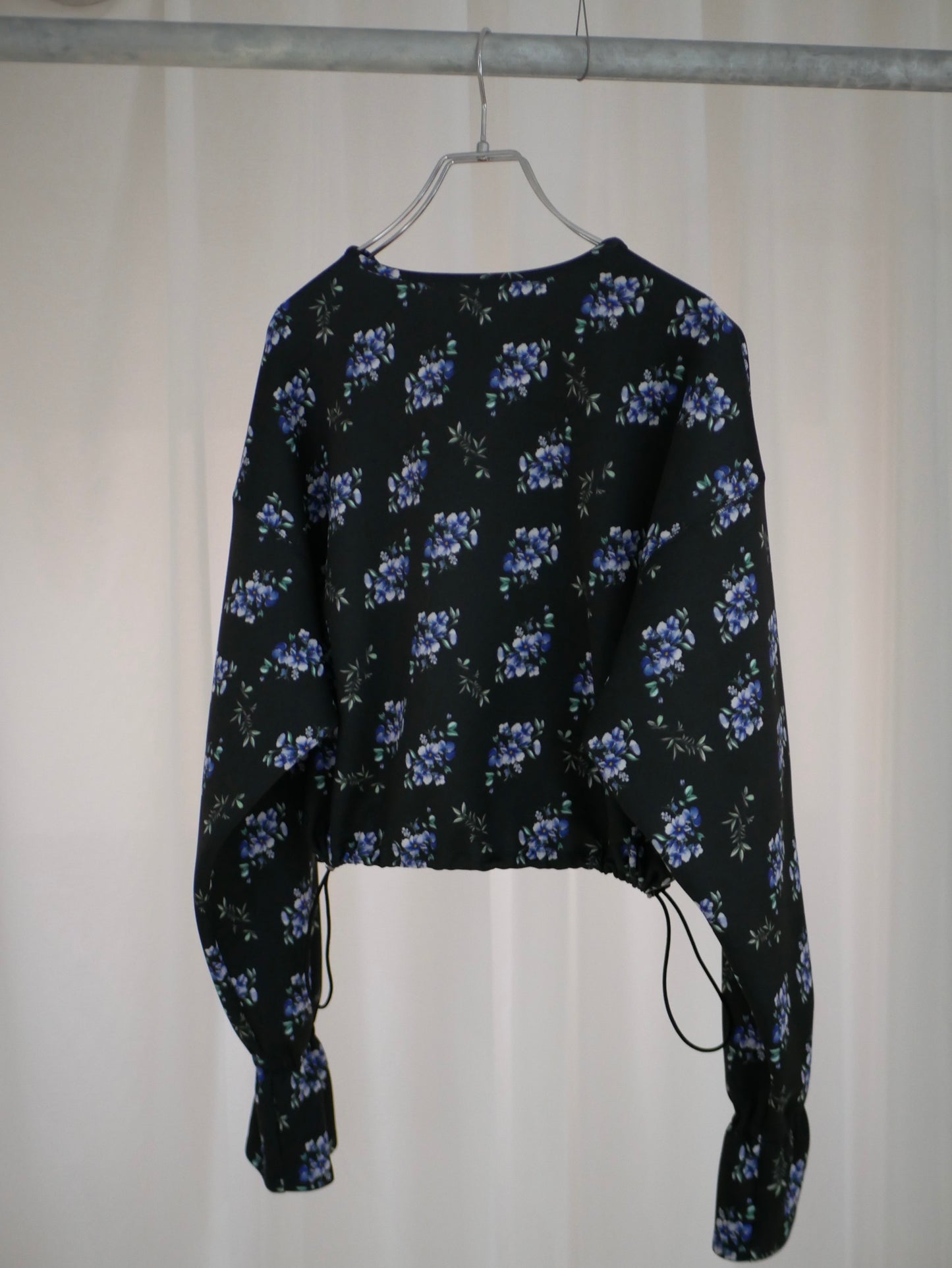 〔louise〕 Louise flare pullover・Flower