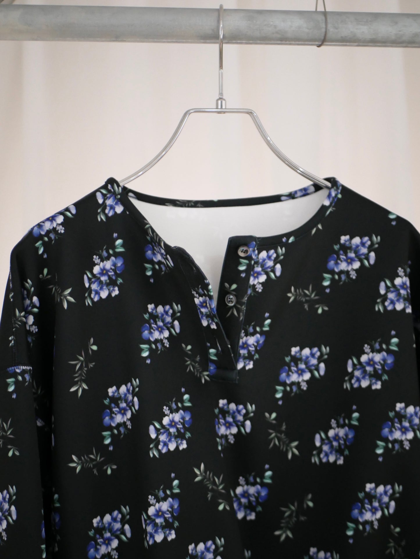 〔louise〕 Louise flare pullover・Flower