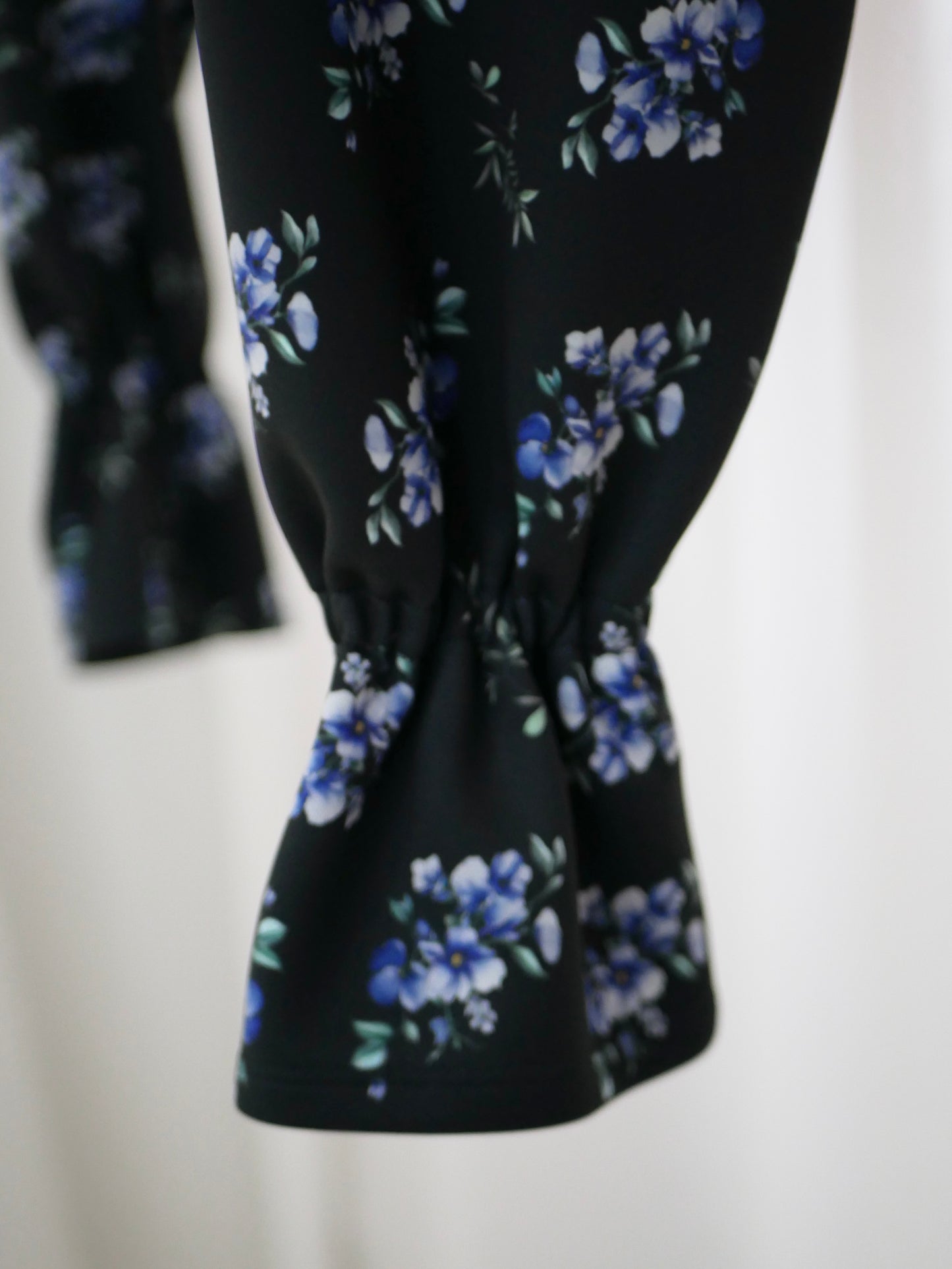 〔louise〕 Louise flare pullover・Flower