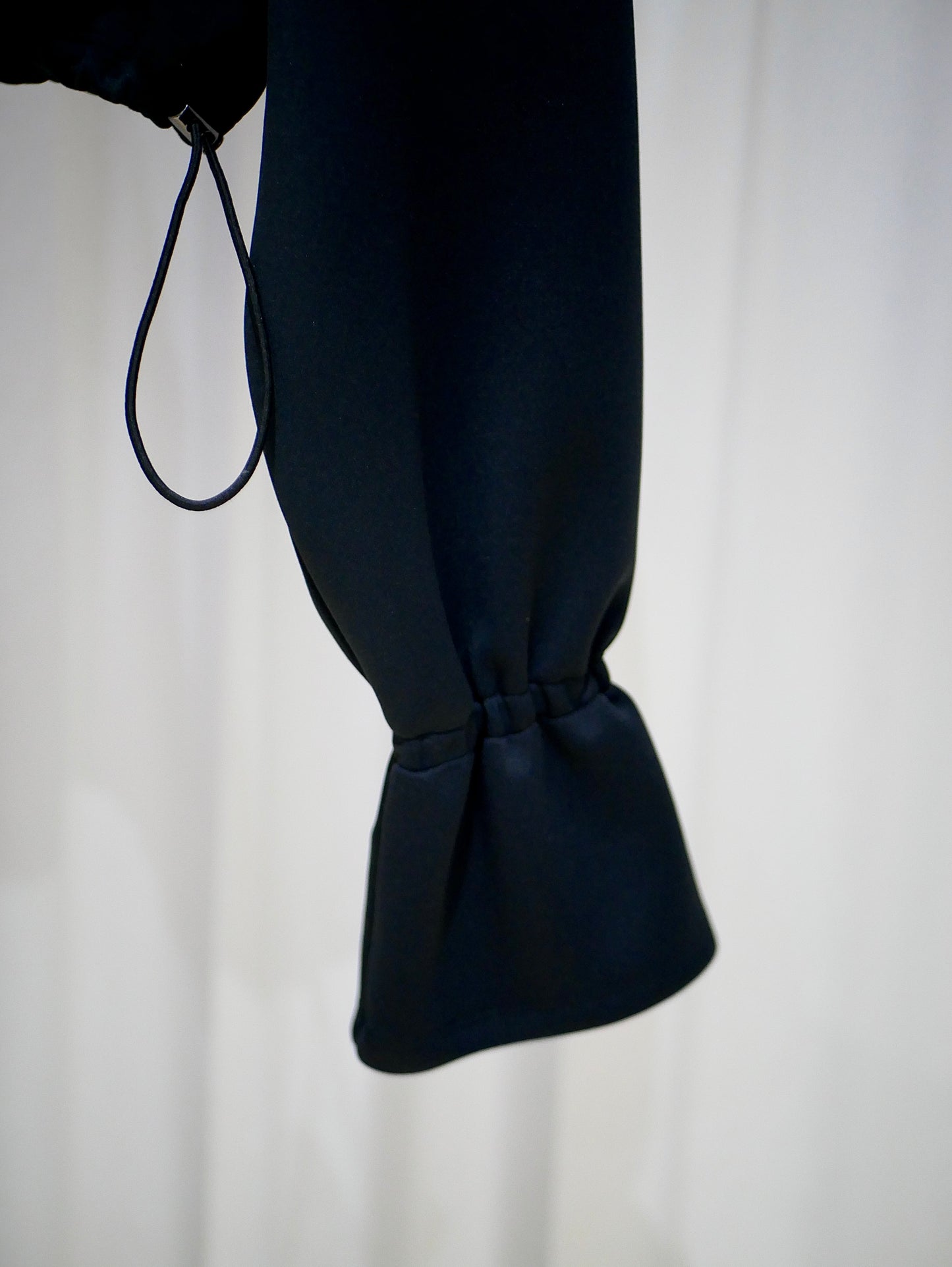 5B.〔内金50％支払い〕Louise flare pullover〔louise〕【受注販売】Black