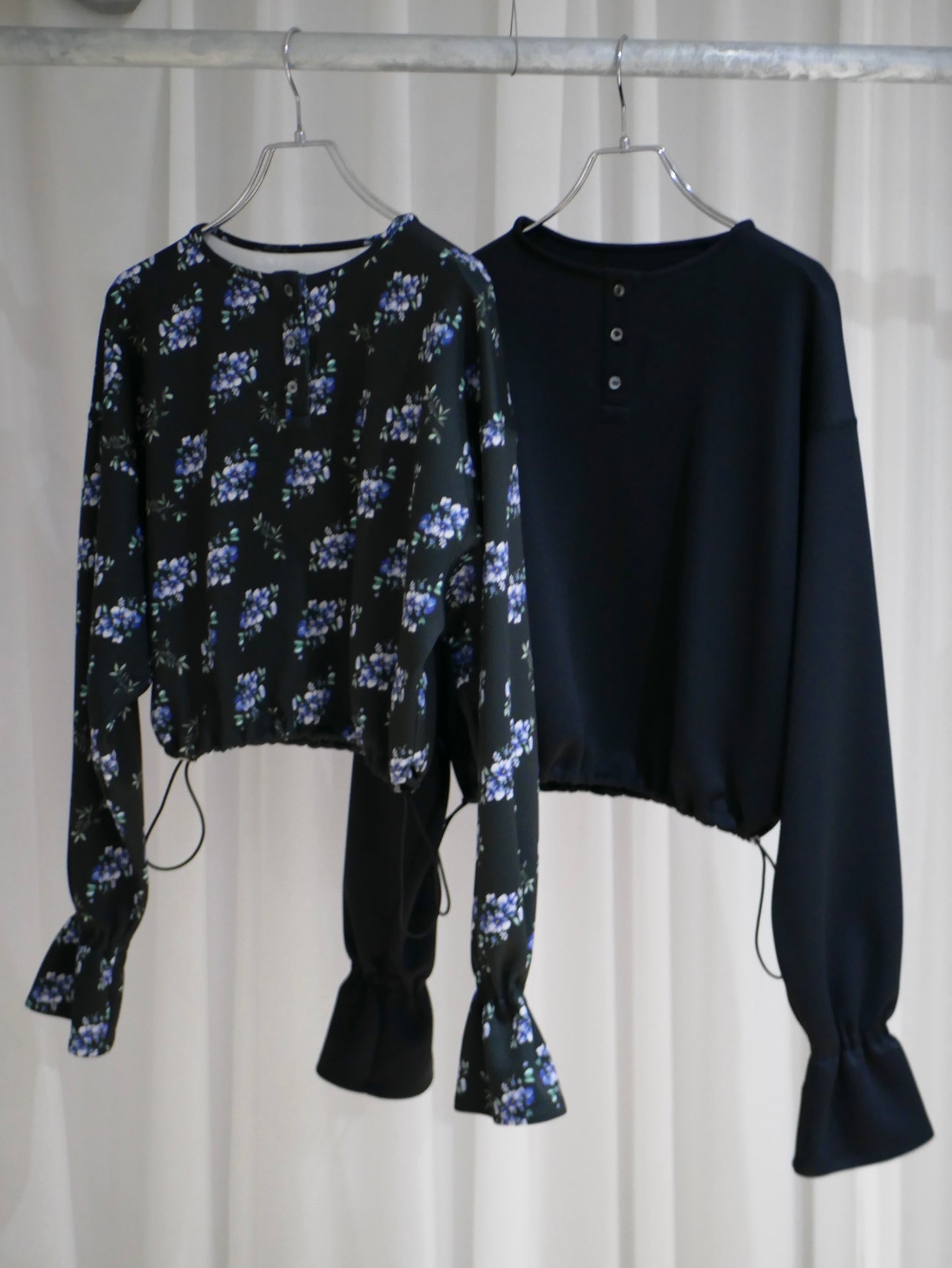 5B.〔内金50％支払い〕Louise flare pullover〔louise〕【受注販売】Black