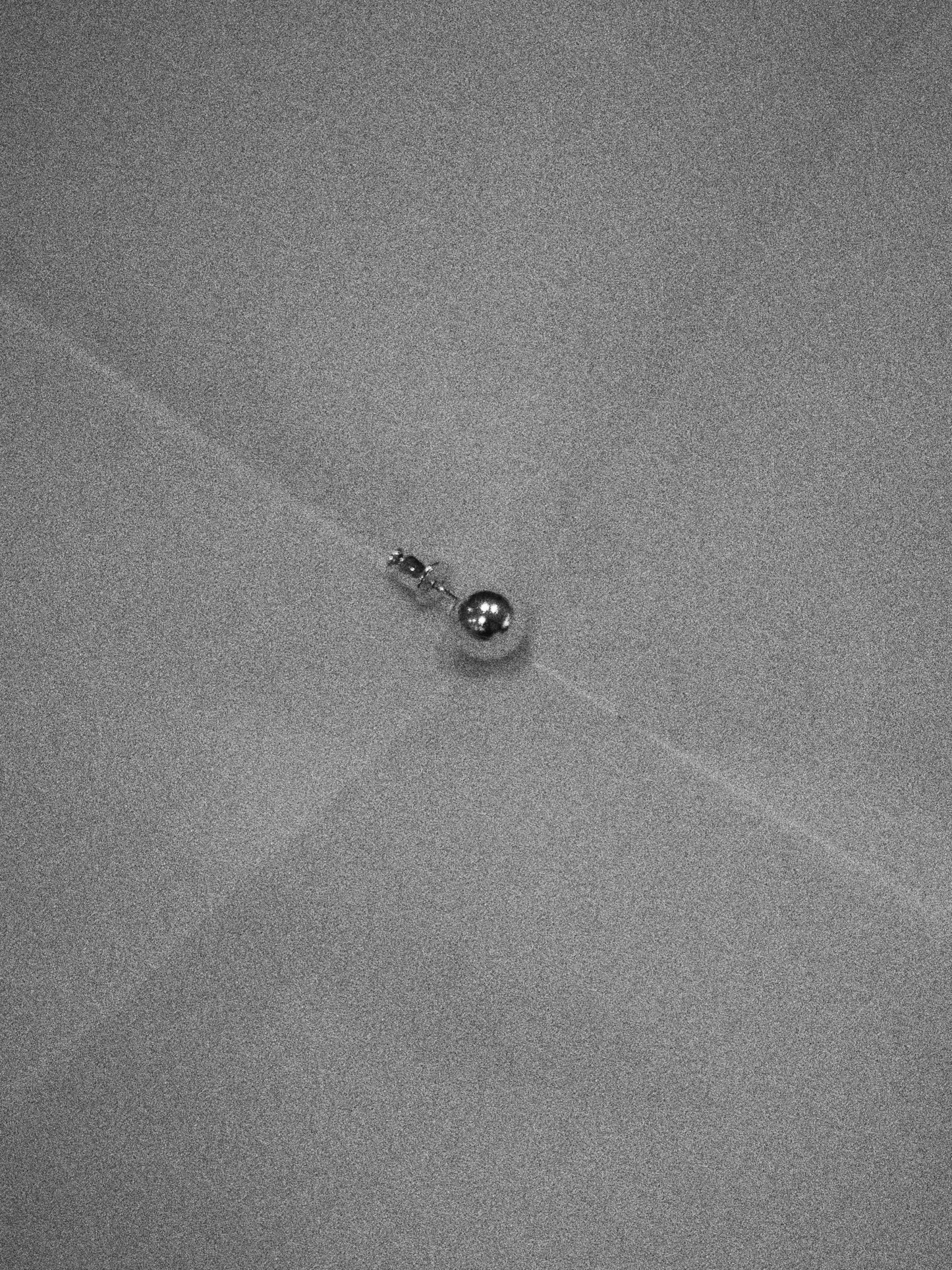 [Small article] Alazan piercing (1 piece) "Quietly floating silver grains"