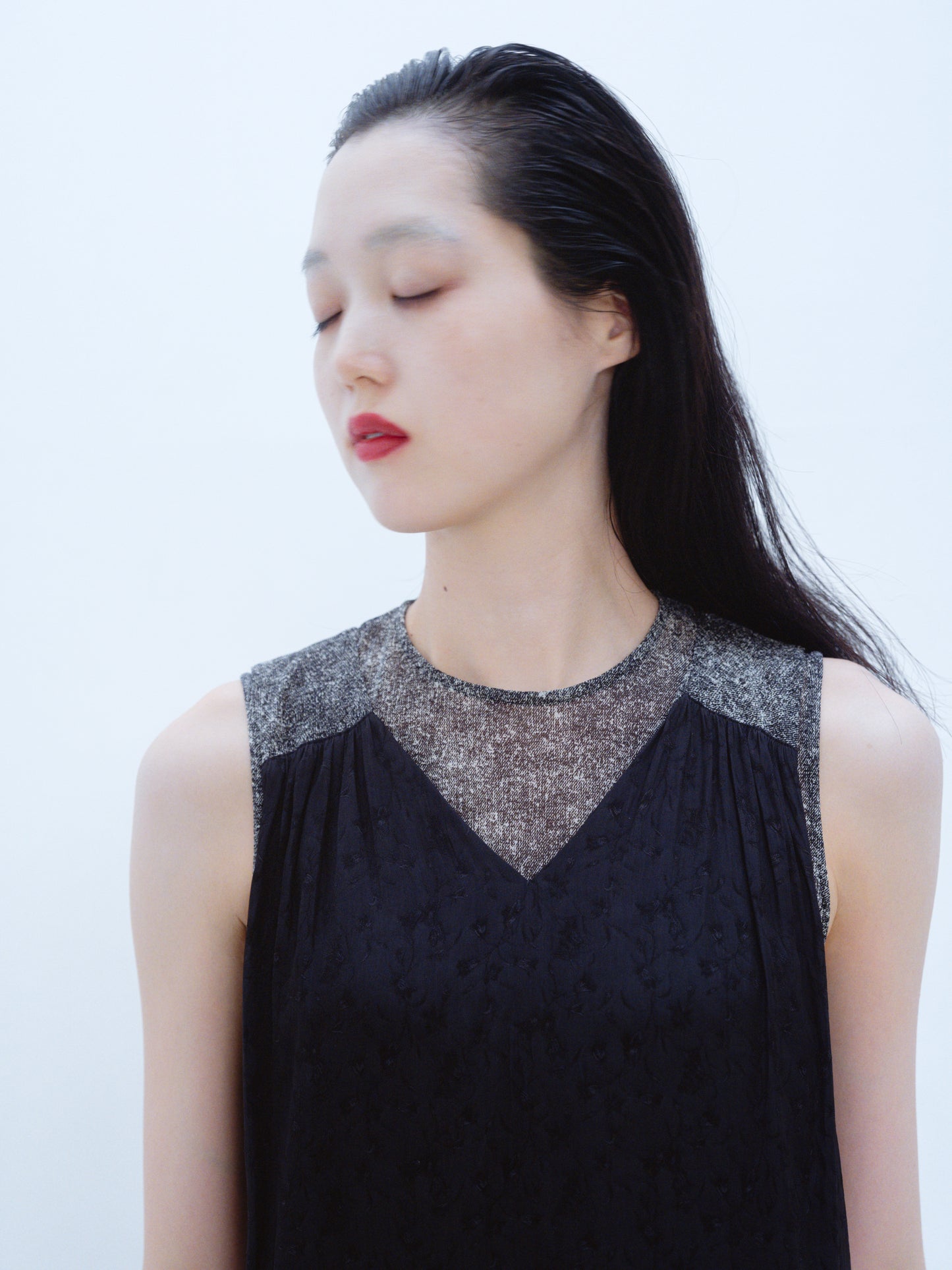 [Last one] [plain] See-through layered dress "A dress that blends into your skin"