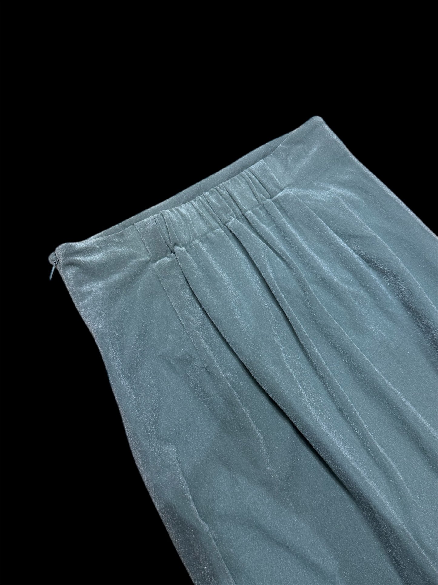 〔plain〕Sheer velour slit skirt「足元に静かな余白」