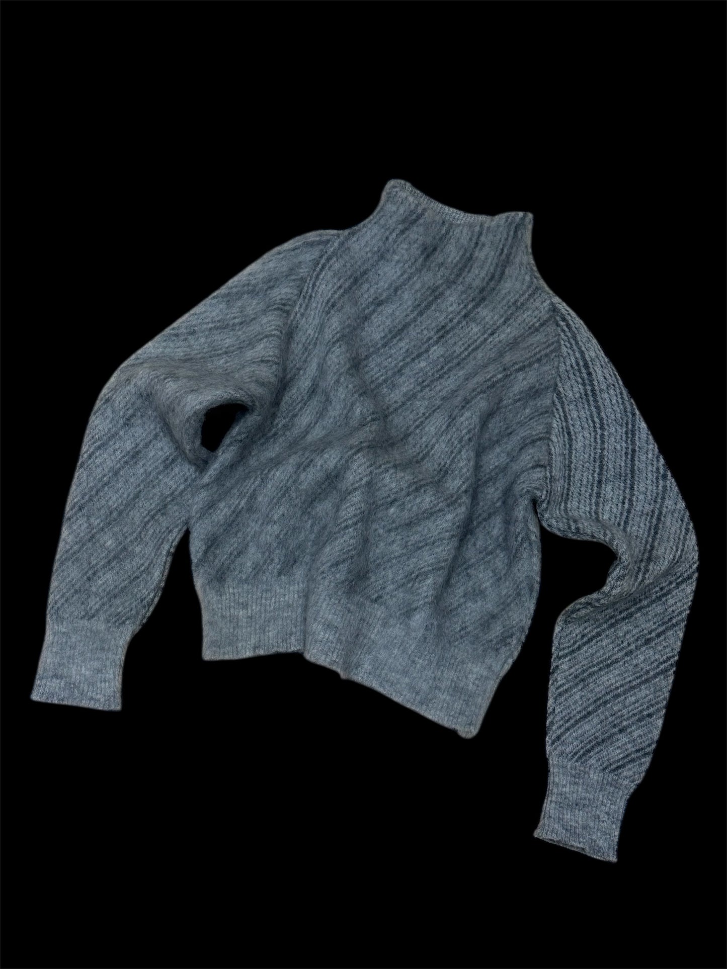 [rich] Mohair knit pullover [Hair] "Memories of white swaying in silence"