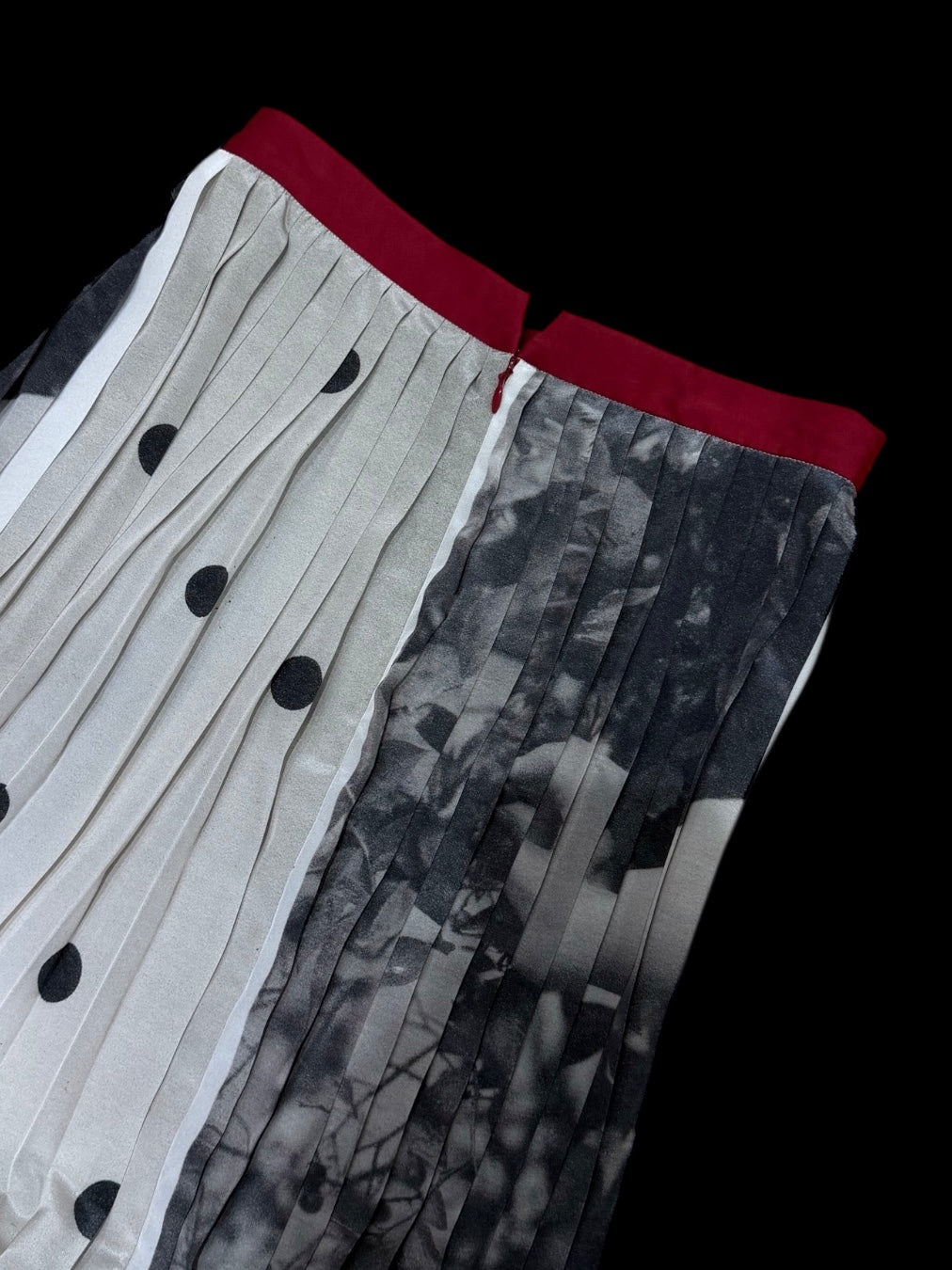 〔rich〕Collage print pleats skirt「断片の中をすべる風」