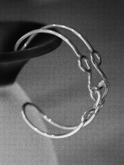 [Made to order - orders accepted until December 31st] Silver Hook Bangle [small article] "Defining a hook as jewelry"