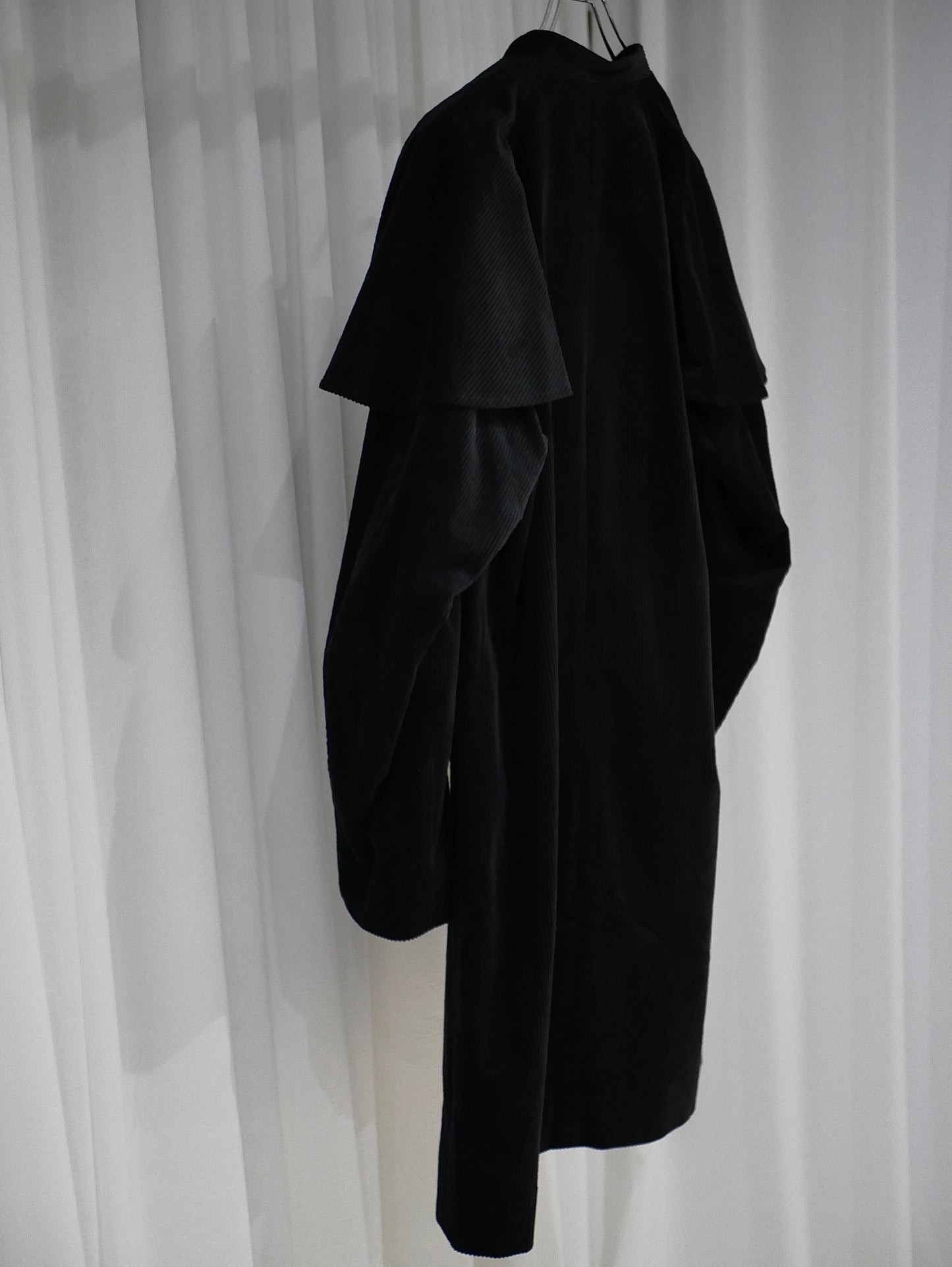 [Last one] [rich] Boyish flare coat in corduroy. "A shadowy presence."