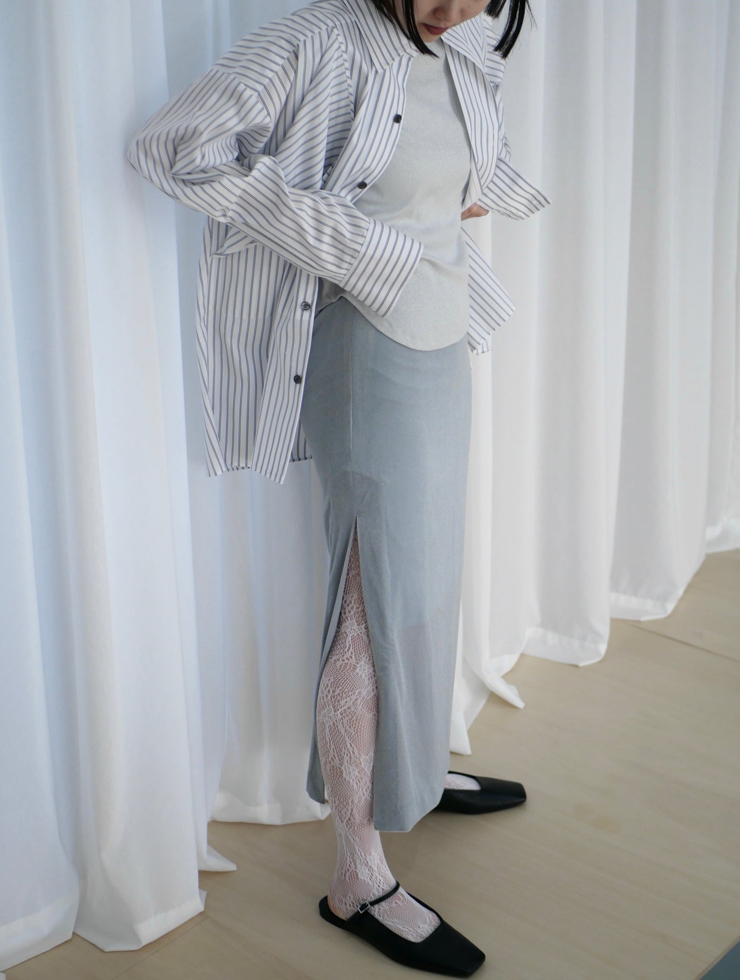 〔plain〕Sheer velour slit skirt「足元に静かな余白」