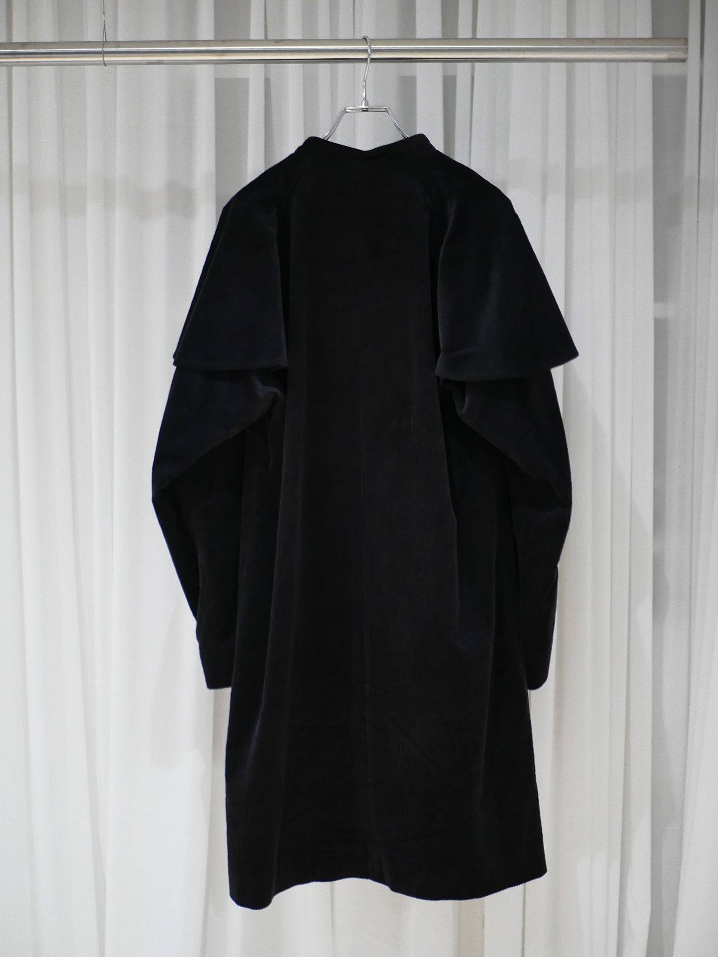 [Last one] [rich] Boyish flare coat in corduroy. "A shadowy presence."