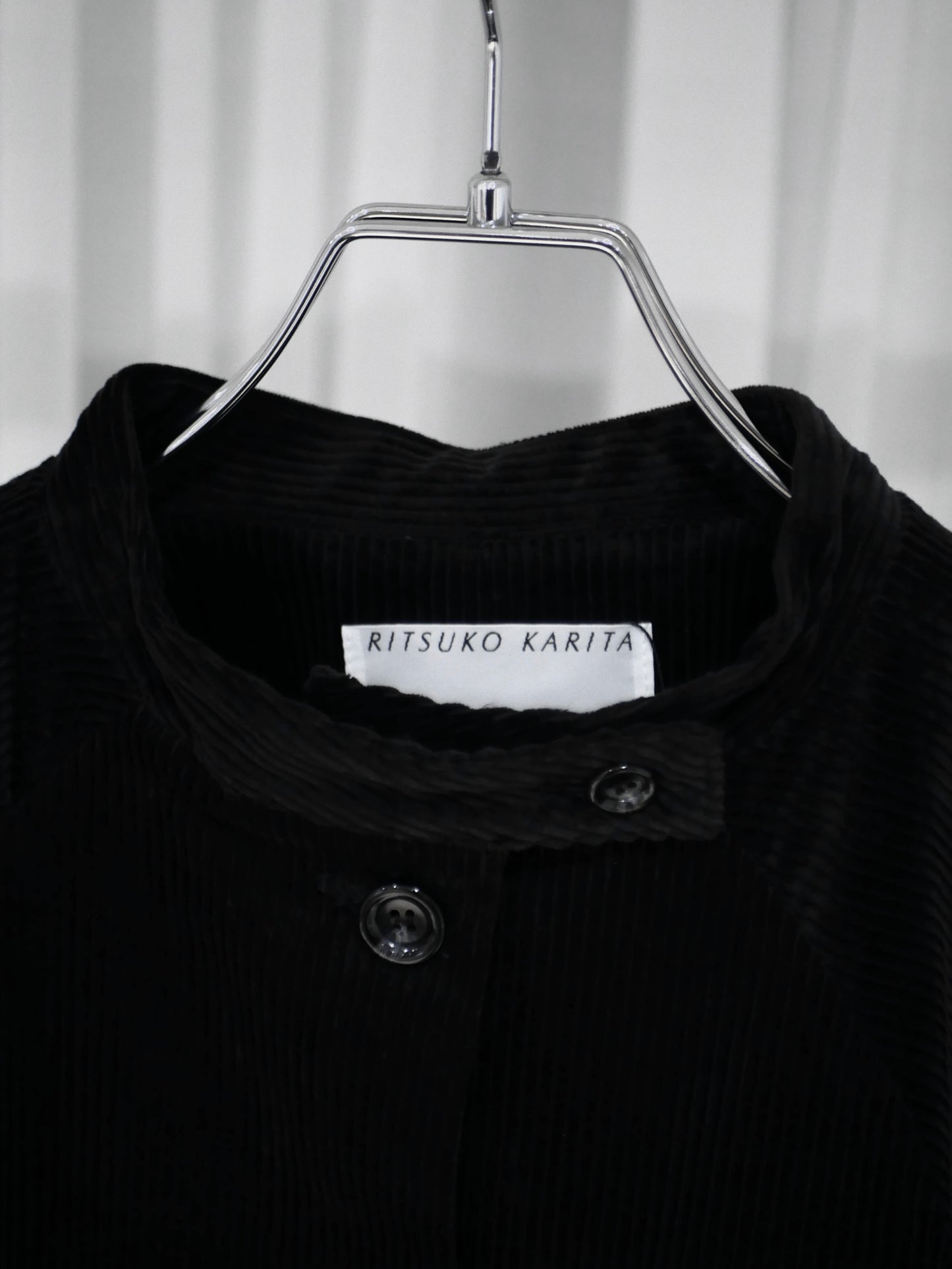 [Last one] [rich] Boyish flare coat in corduroy. "A shadowy presence."