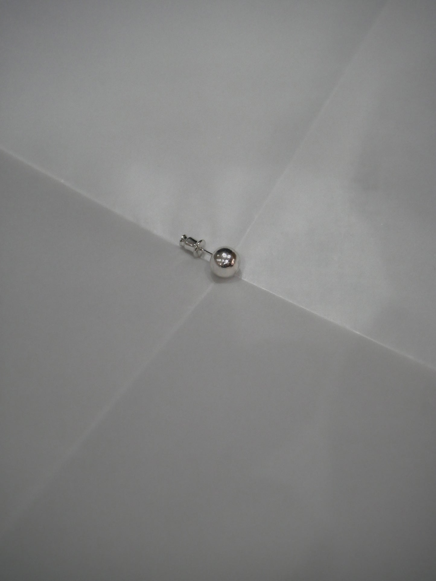 [Small article] Alazan piercing (1 piece) "Quietly floating silver grains"