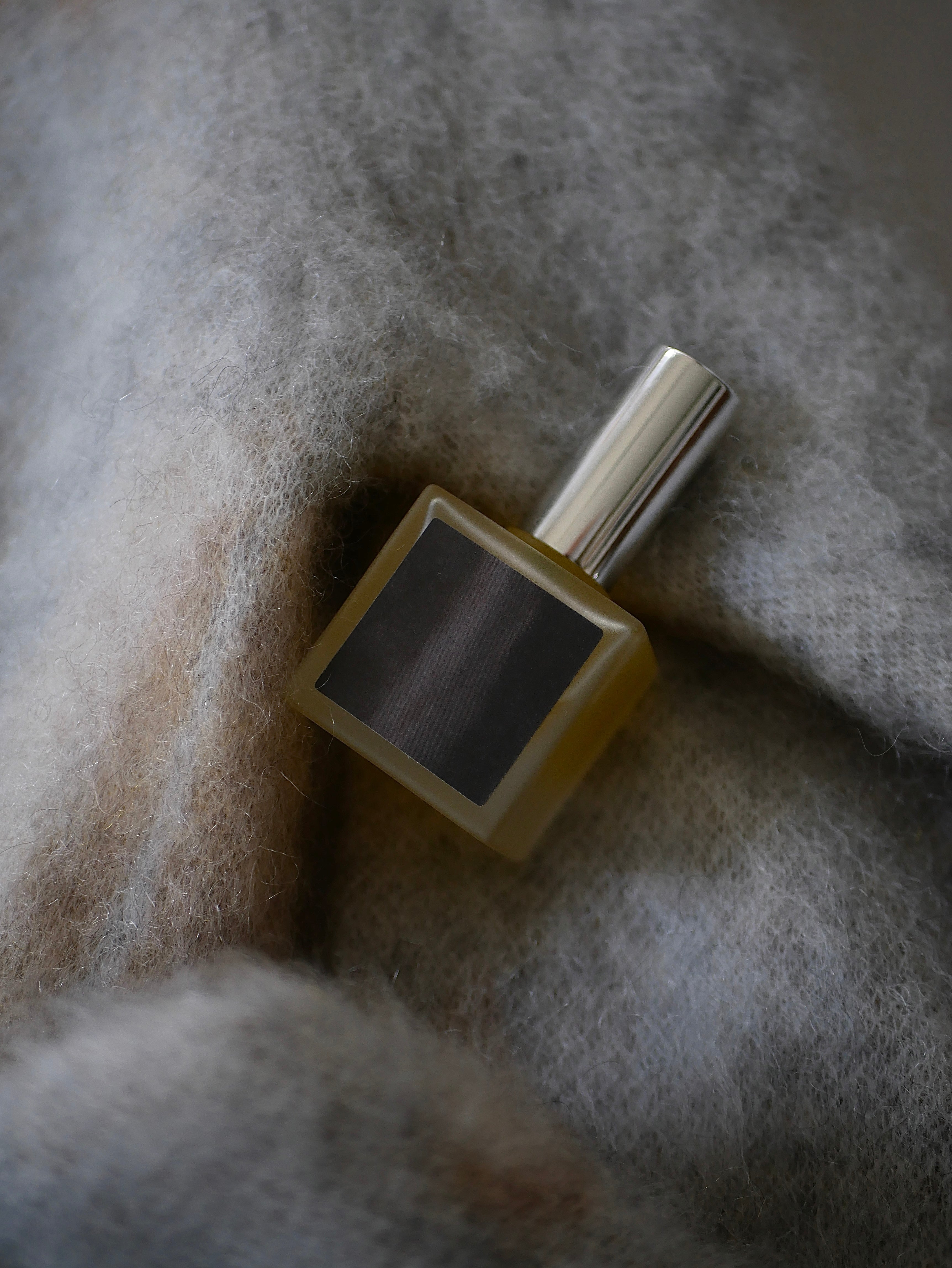small article〕 Mulch perfume “Modullness“ – ritsuko karita