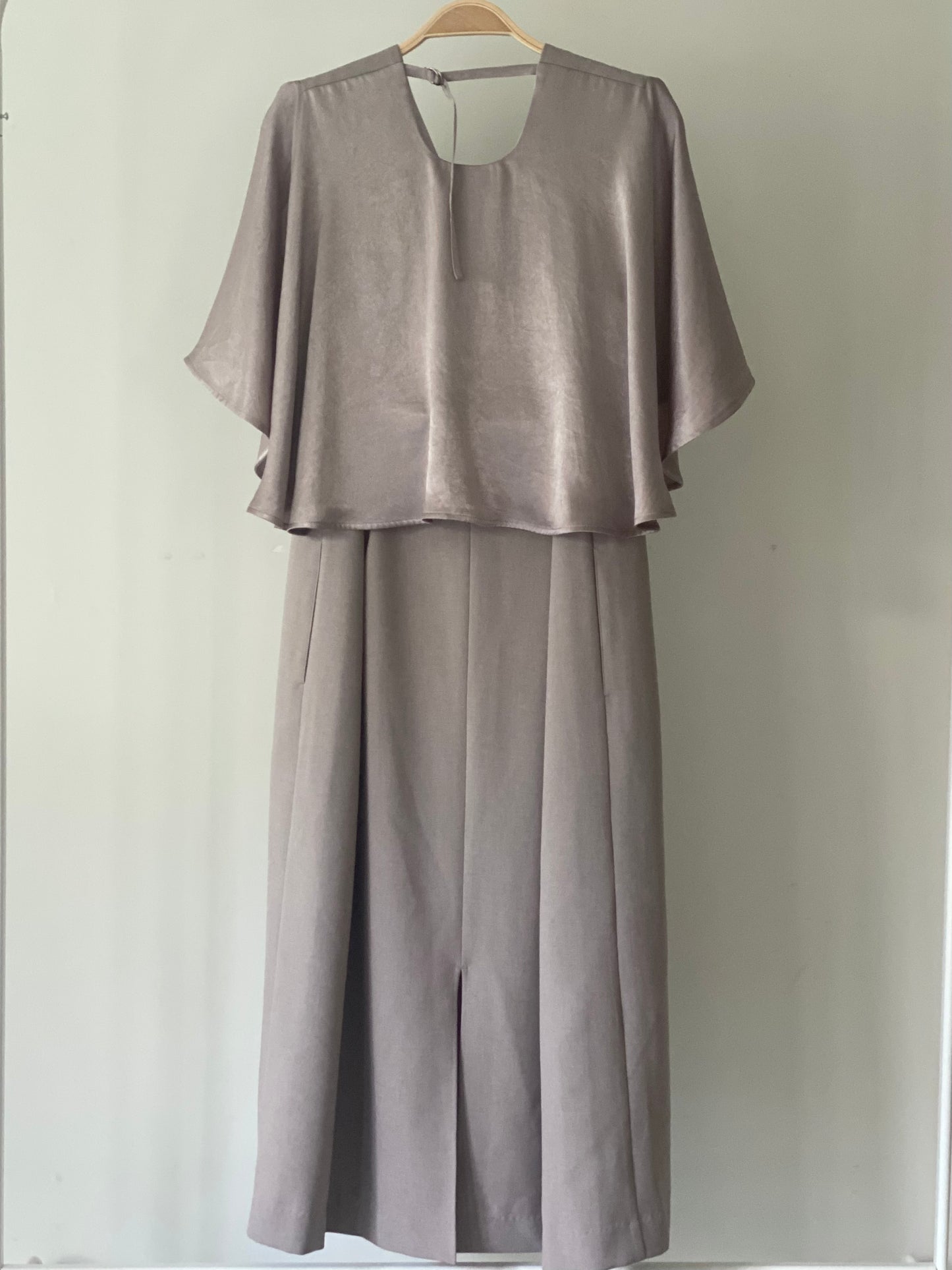 〔plain〕formal cape dress 【Beige size2 last one】