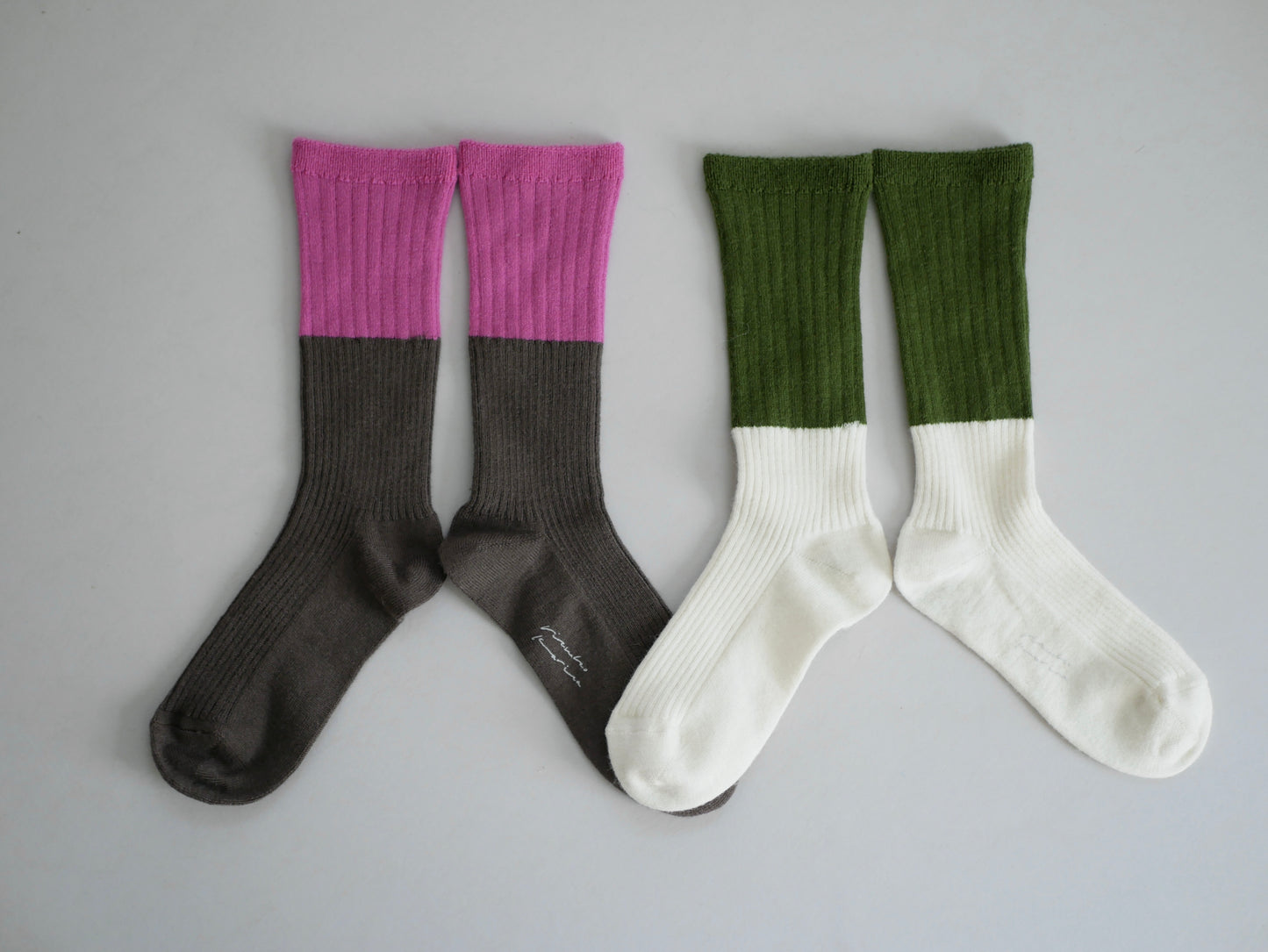 〔plain〕Two tone wool rib socks